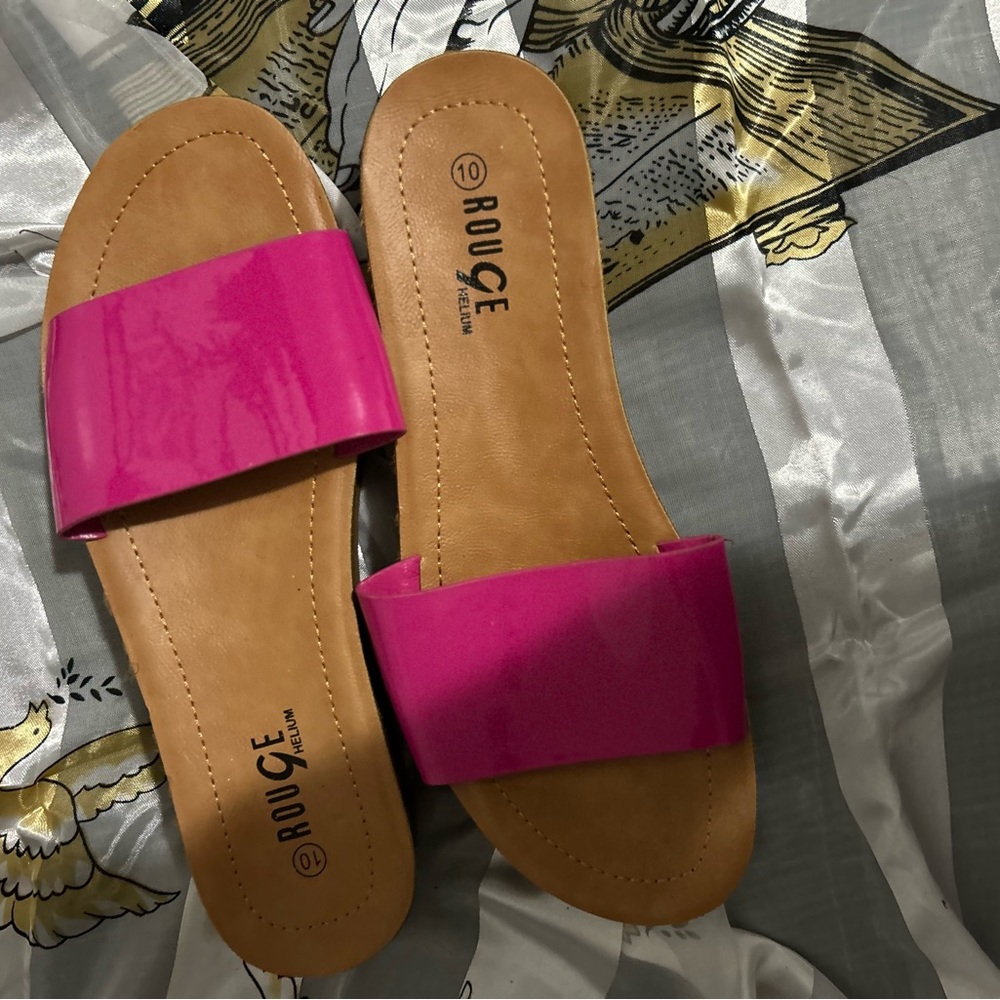 Pink slides to enhance your wardrobe